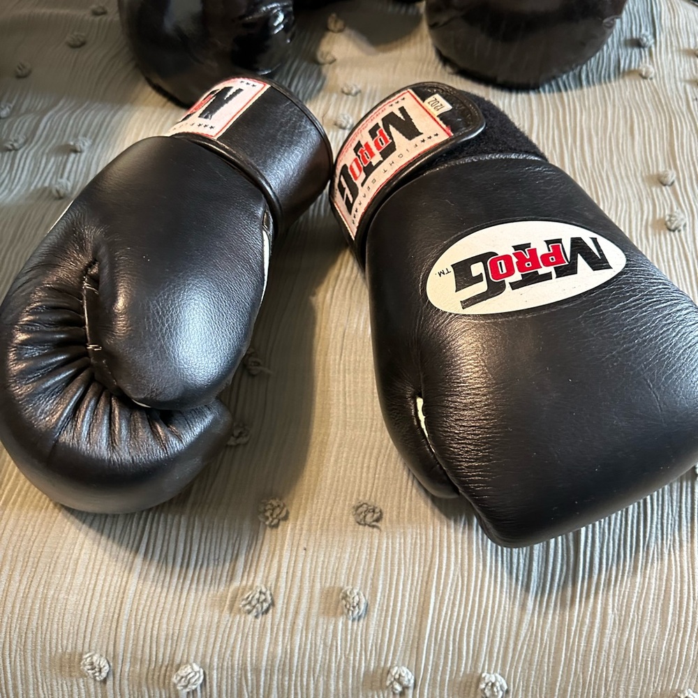 MTG PRO Boxing Gloves Black